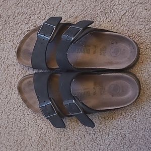 Worn size 35 birkenstocks